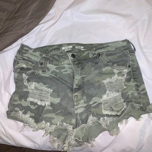 Camouflage jean shorts size 12